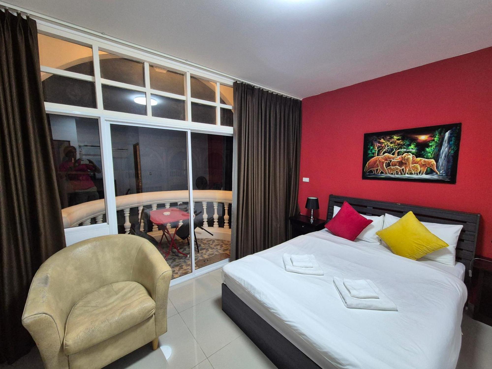 Dorothys Hotel Pattaya Exterior photo